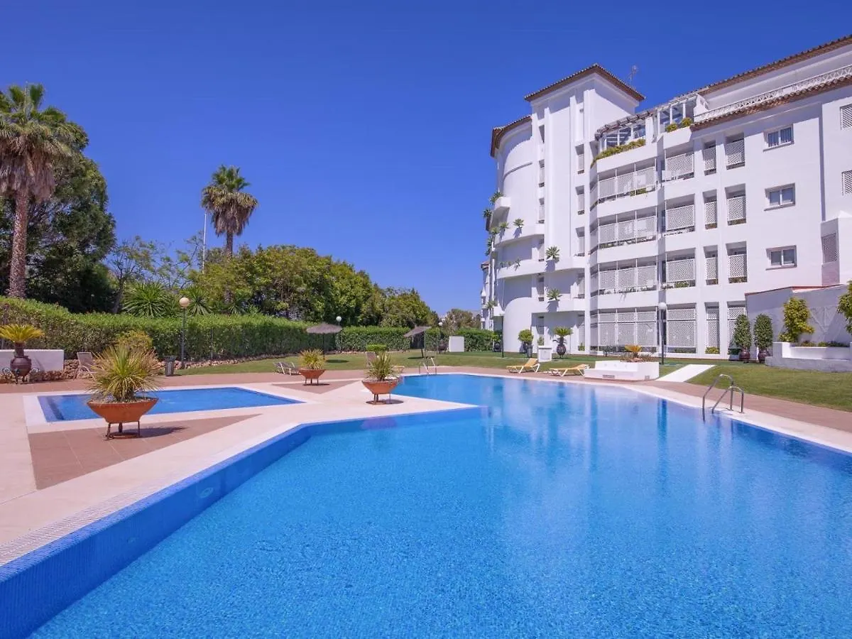 Espacioso Y Encantador Apartamento En Las Gaviotas Marbella Spanien